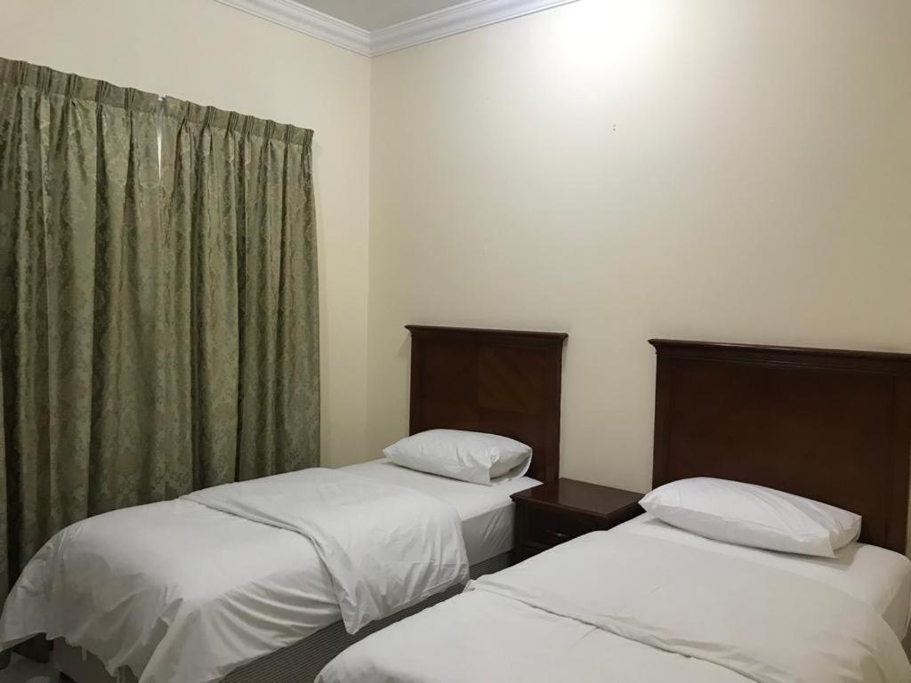 Al Majarah Residence Sharjah Ngoại thất bức ảnh